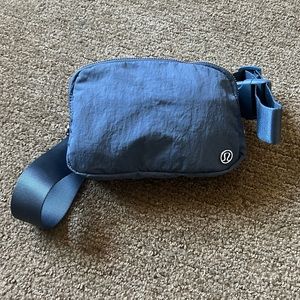 Lululemon Everywhere Belt Bag